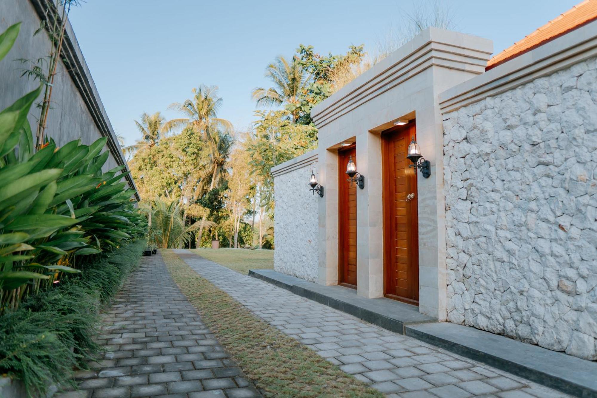 Bali Made Escape Hotel Gianyar  Bagian luar foto